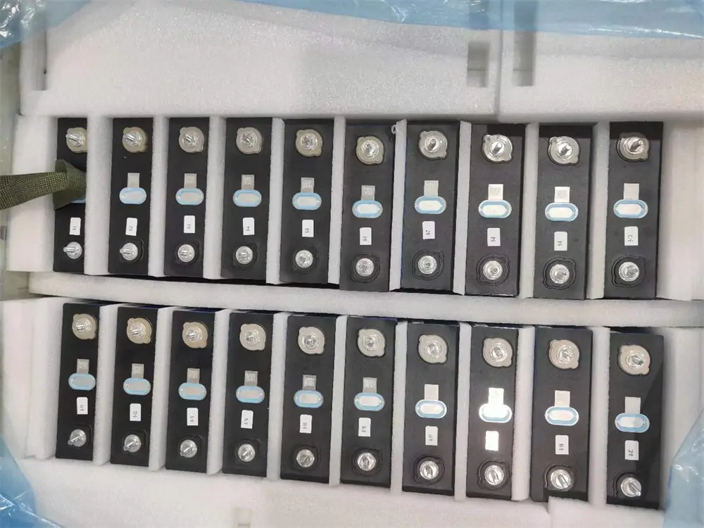 230ah lifepo4 cells welded withn bolts on the flat-top ternimals